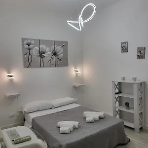 Affittacamere La Loggia Apartment